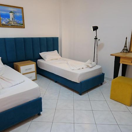 Eden Hotel Sarande Bagian luar foto