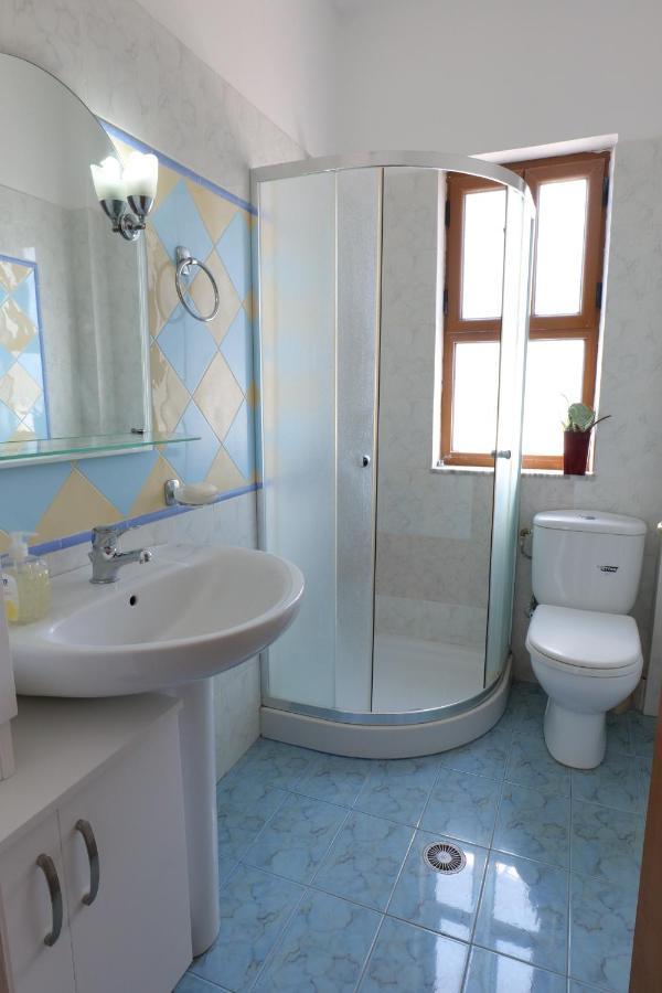Eden Hotel Sarande Bagian luar foto