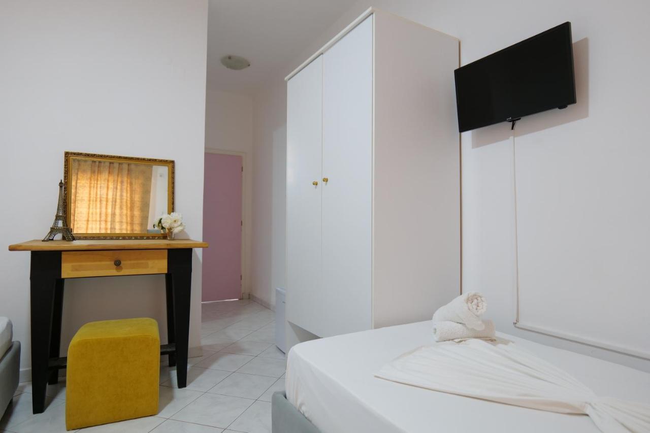 Eden Hotel Sarande Bagian luar foto