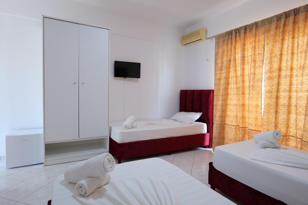 Eden Hotel Sarande Bagian luar foto