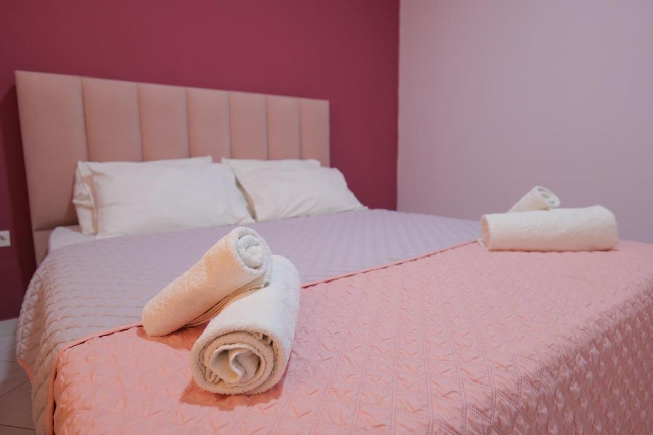 Eden Hotel Sarande Bagian luar foto