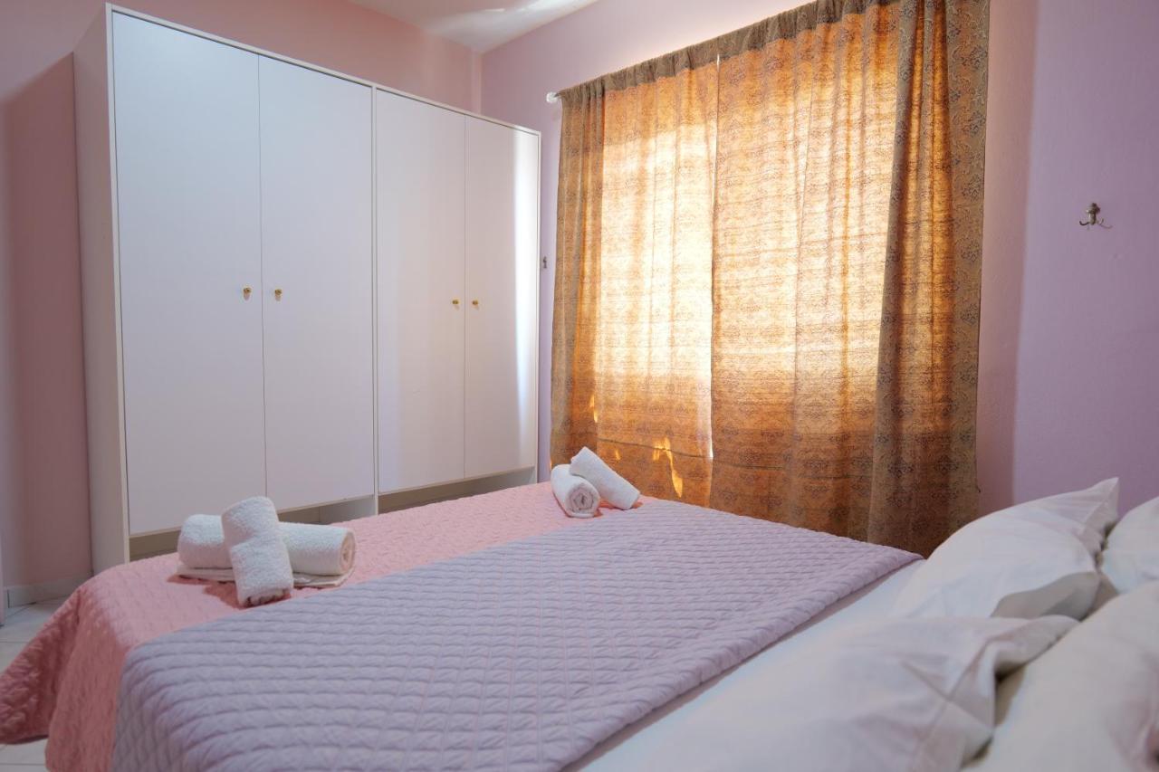 Eden Hotel Sarande Bagian luar foto