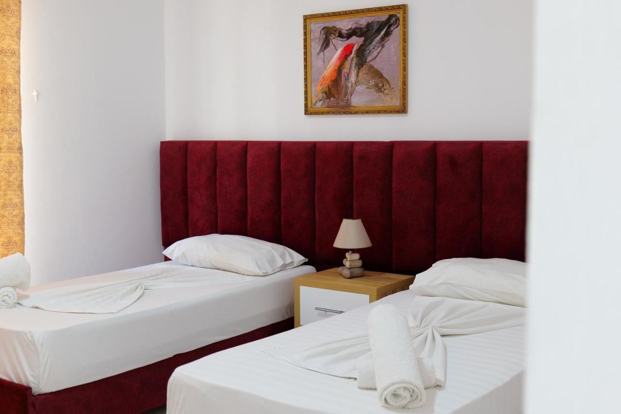 Eden Hotel Sarande Bagian luar foto