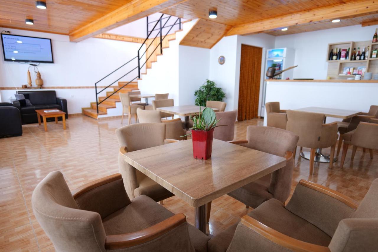 Eden Hotel Sarande Bagian luar foto