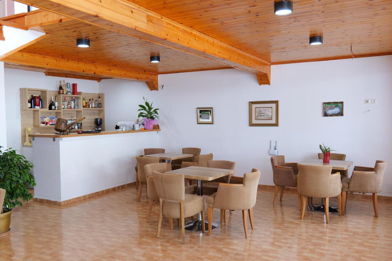 Eden Hotel Sarande Bagian luar foto